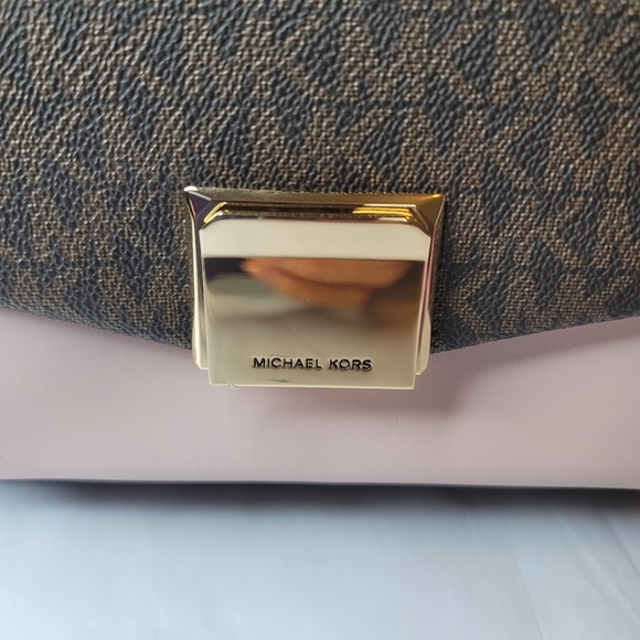 Michael Kors cross body bag - Picture 6 of 16